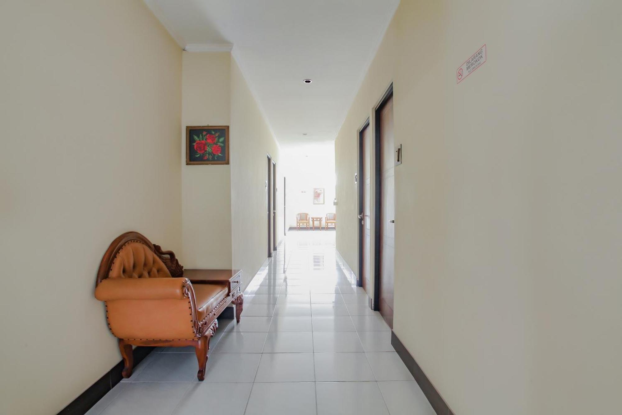 Oyo Life 90091 Wisma Pakuan Syariah Bogor Kültér fotó